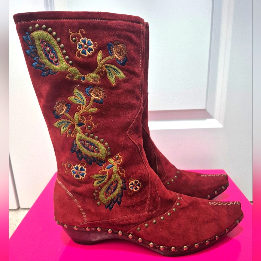 Women's Suede Boots Size 40